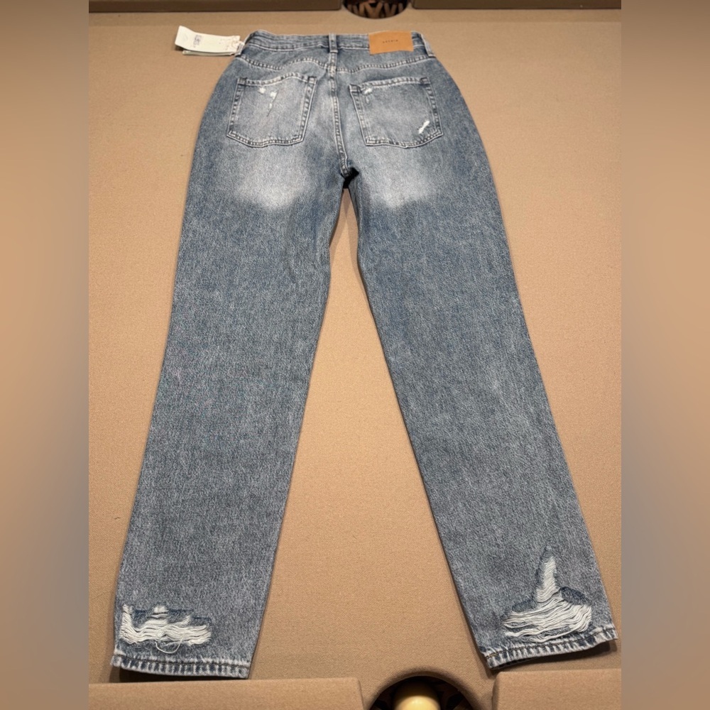 H&M High Rise Denim Jeans light wash NWT - Picture 2 of 5